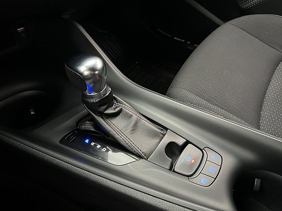 Toyota C-HR 19 of 25
