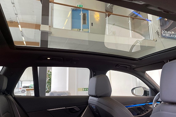 BMW 530e 15 of 22