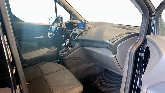 Ford Transit Connect 3 of 5