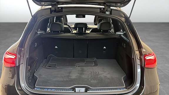 Mercedes-Benz GLC300 de 10 of 13