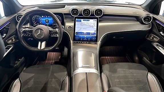 Mercedes-Benz GLC300 de 4 of 5