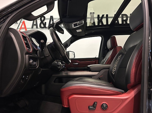 Dodge RAM 1500 13 of 30