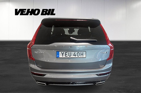 Volvo XC90 13 of 21