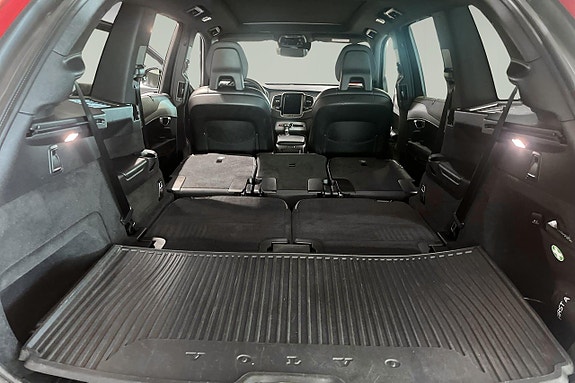 Volvo XC90 14 of 21