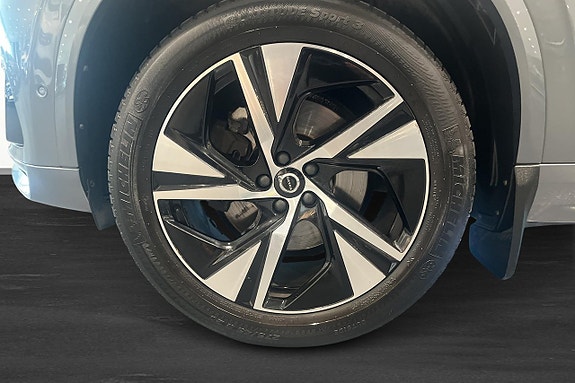 Volvo XC90 11 of 21