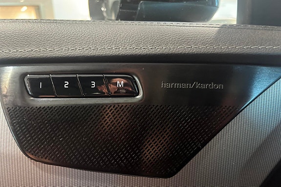 Volvo XC90 19 of 21
