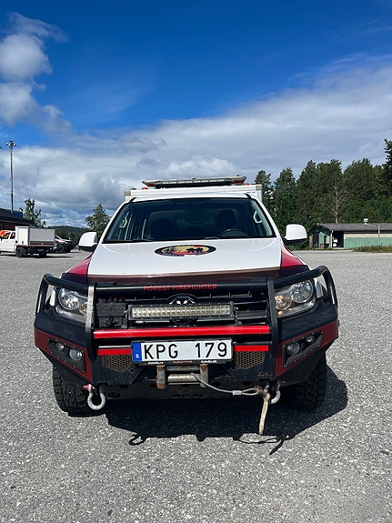 Volkswagen Amarok 2 of 5