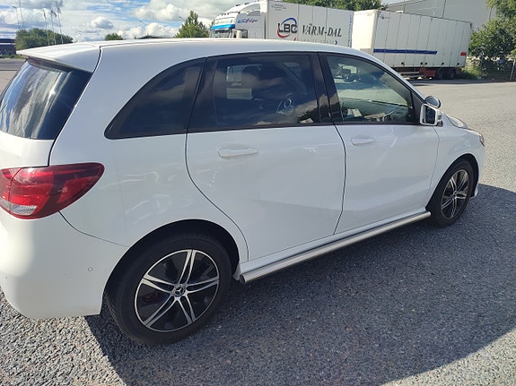 Mercedes-Benz B220 d 3 of 19