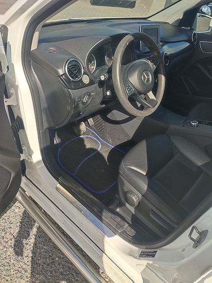 Mercedes-Benz B220 d 11 of 19