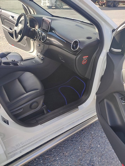 Mercedes-Benz B220 d 19 of 19
