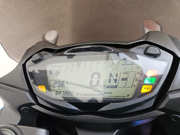 Suzuki GSX-S1000 13 of 14