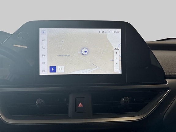 Lexus UX250h 14 of 16