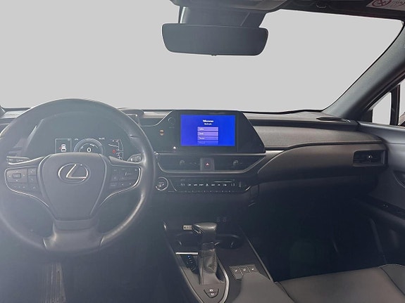 Lexus UX250h 10 of 16