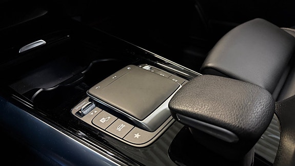 Mercedes-Benz GLA250 e 20 of 20