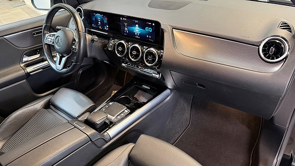 Mercedes-Benz GLA250 e 8 of 20