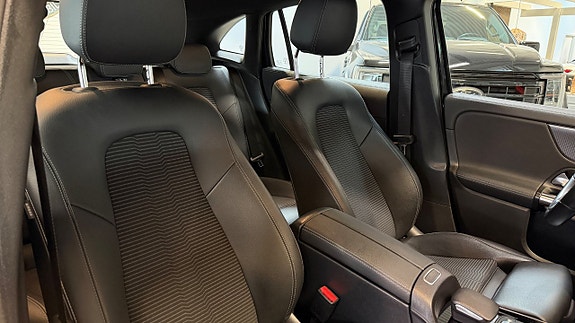 Mercedes-Benz GLA250 e 7 of 20