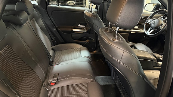 Mercedes-Benz GLA250 e 10 of 20