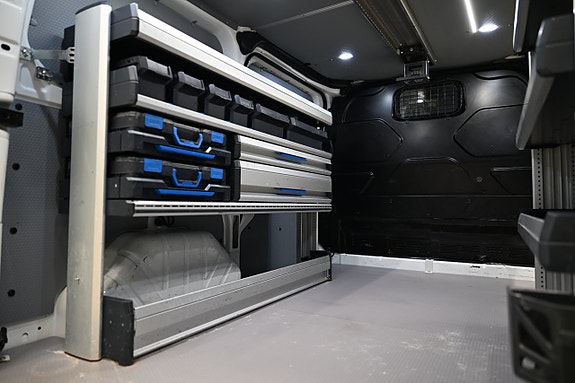 Ford Transit Custom 8 of 30