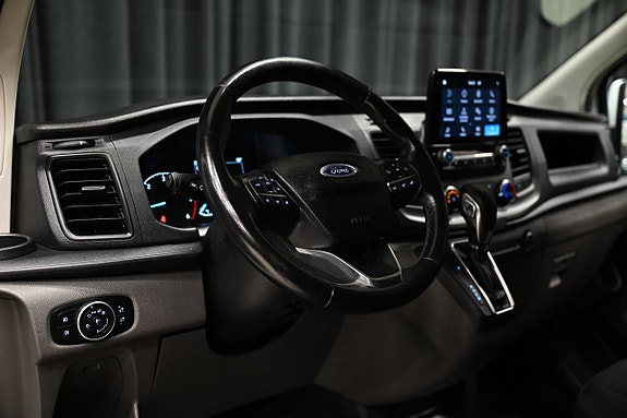 Ford Transit Custom 23 of 30
