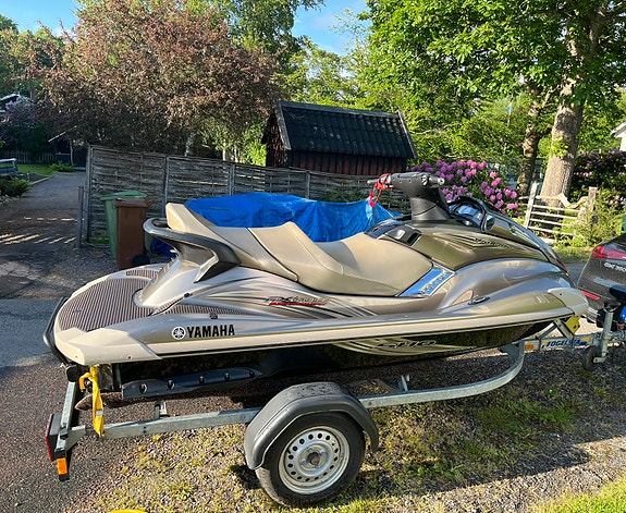 Yamaha Waverunner FX SHO Cruiser 3 of 3