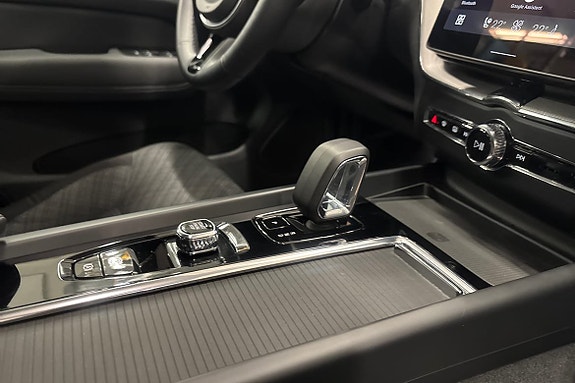 Volvo XC60 15 of 22