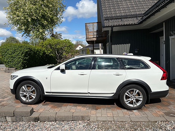 Volvo V90 Cross Country 6 of 14