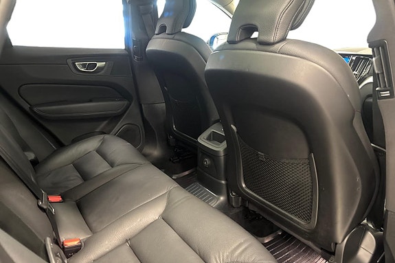 Volvo XC60 11 of 21