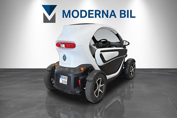 Renault Twizy Urban 80 7 kWh 18hk 80km/h 2-sits Nybesiktad Svensksåld 5 of 14