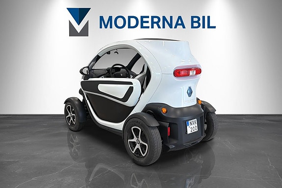 Renault Twizy Urban 80 7 kWh 18hk 80km/h 2-sits Nybesiktad Svensksåld 3 of 14