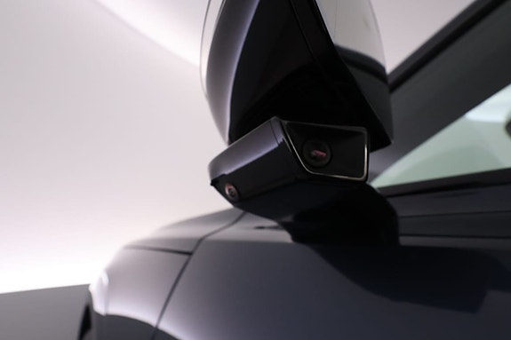 Volvo EX90 22 of 28