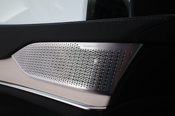 Volvo EX90 14 of 28