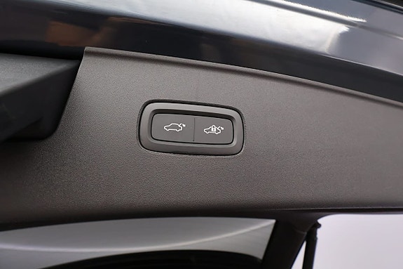 Volvo EX90 25 of 28