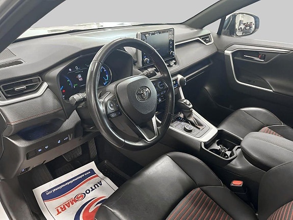 Toyota RAV4 14 of 25