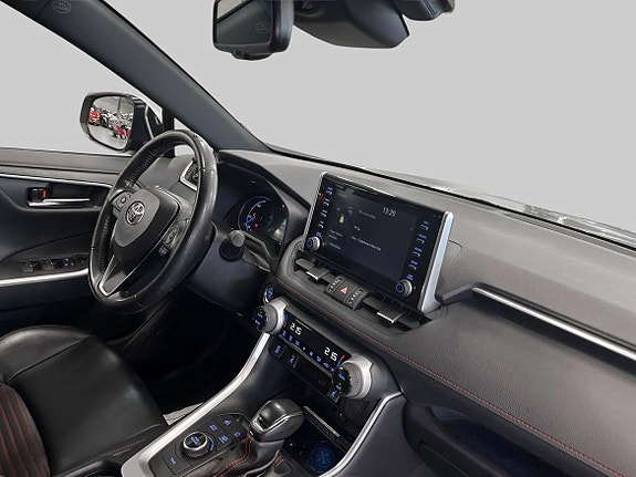 Toyota RAV4 10 of 25