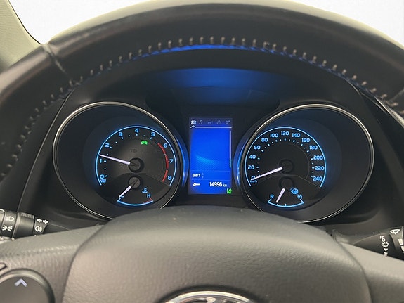 Toyota Auris 15 of 26