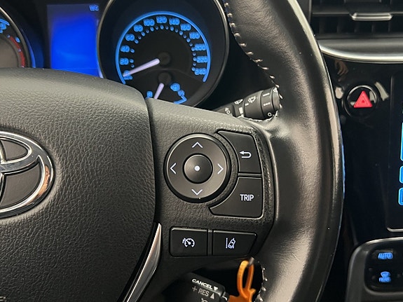 Toyota Auris 16 of 26