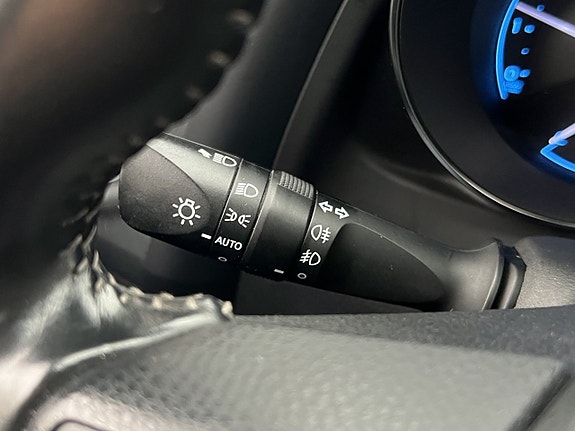 Toyota Auris 14 of 26