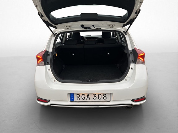 Toyota Auris 22 of 26