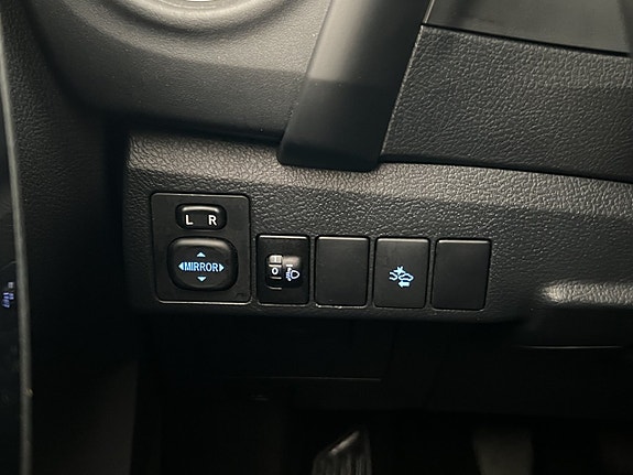 Toyota Auris 12 of 26