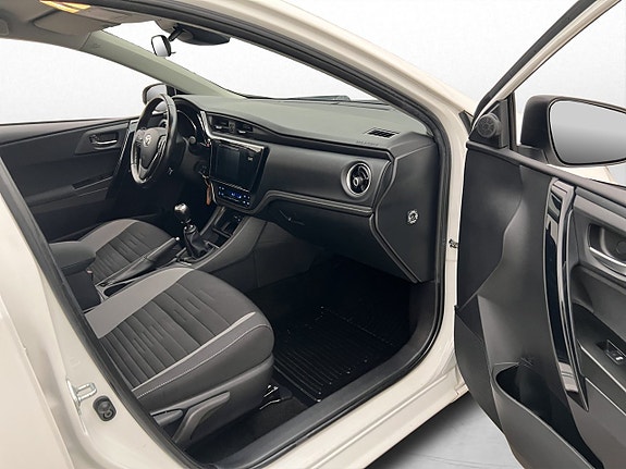 Toyota Auris 20 of 26