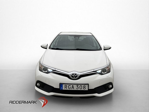Toyota Auris 2 of 26