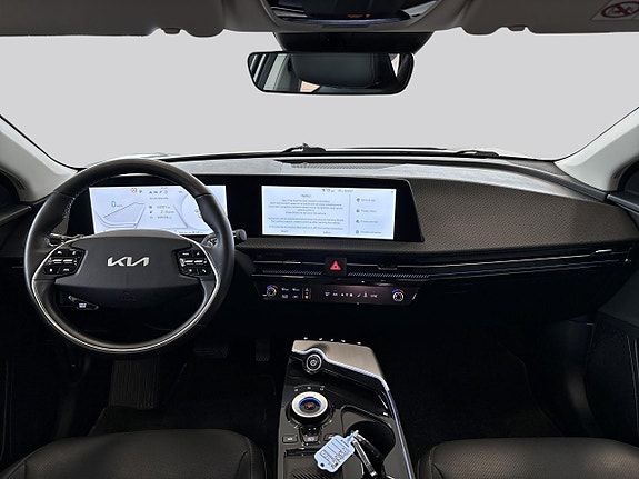 Kia EV6 8 of 19