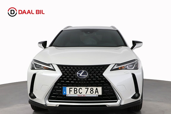 Lexus UX250h 2 of 24