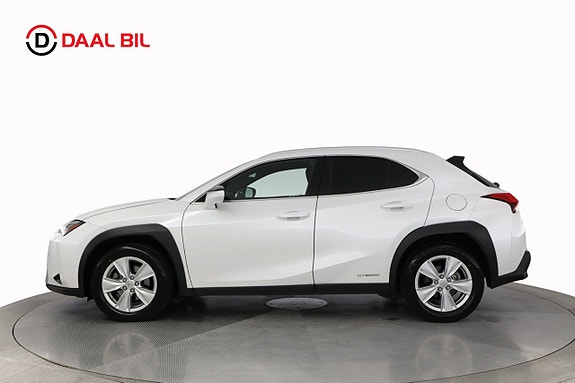 Lexus UX250h 9 of 24