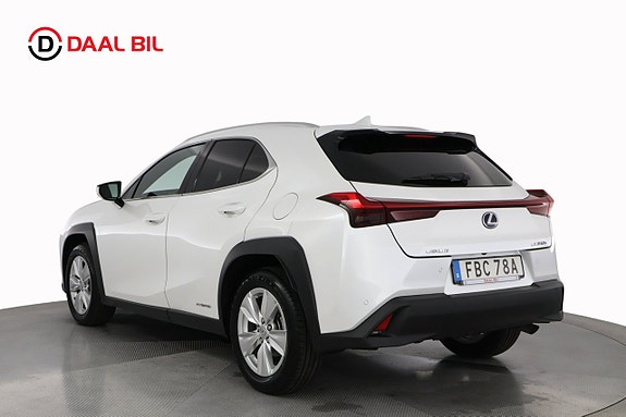 Lexus UX250h 8 of 24