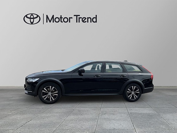 Volvo V90 Cross Country 3 of 5