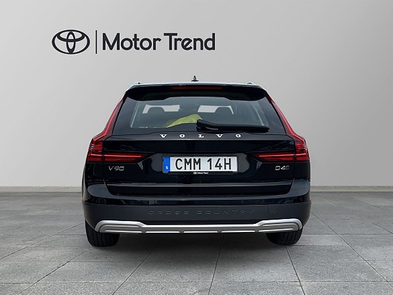 Volvo V90 Cross Country 4 of 5