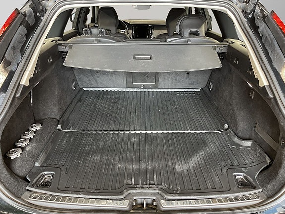 Volvo V90 Cross Country 11 of 12