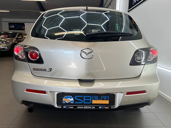 Mazda 3 4 of 5