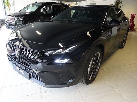 Peugeot 408 2 of 5